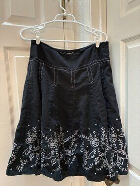 Ecologie black & white embroidered skirt size 12